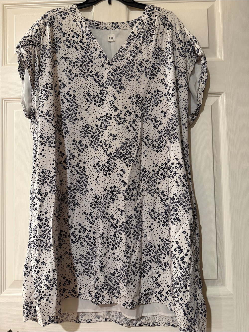 GAP White V-Neck Short Sleeve Tunic with Navy Dot Floral Print